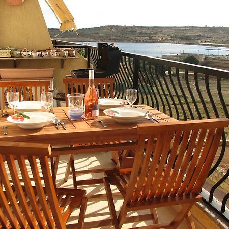 Seaview Apartment In Saint Thomas Bay Марсаскала Екстериор снимка